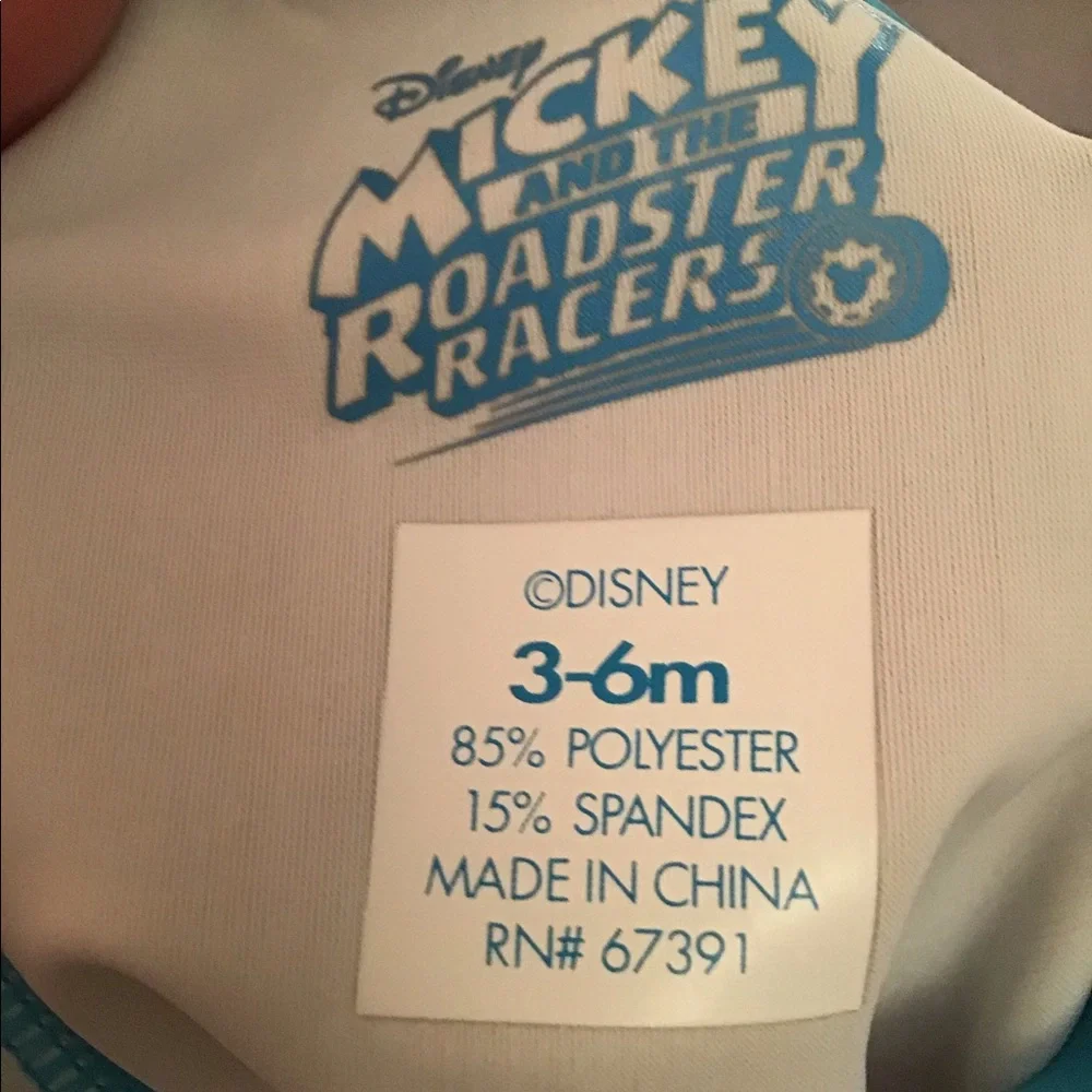 Disney Micky swim shirt 3-6 mo quick dry🏄🏻‍♂️great for pool 🏊‍♀️ and b